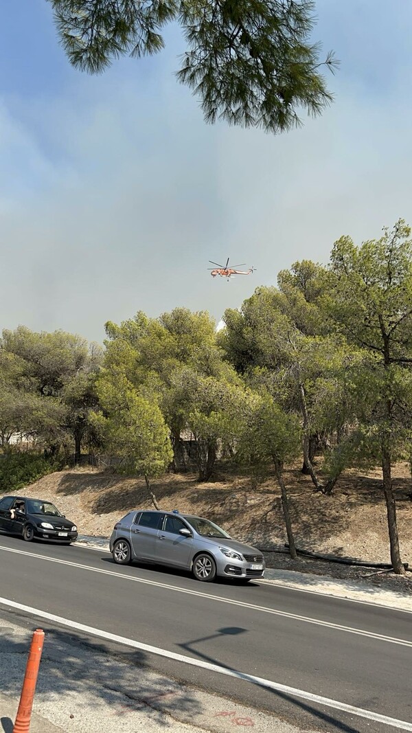 Φωτιά στην Αττική: Στις 4 εμφανίστηκαν 2 Έρικσον στην Νέα Πεντέλη