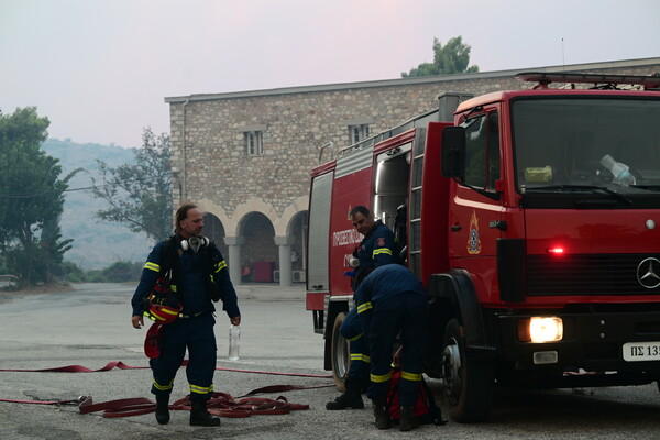 Φωτιά στην Αττική: Εκκενώνονται το Παίδων Πεντέλης και το 414 Στρατιωτικό Νοσοκομείο