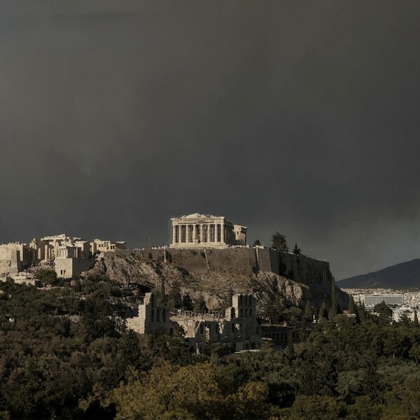 Τοξικός ο αέρας στην Αττική λόγω της φωτιάς – Πέντε φορές πάνω από το όριο ασφαλείας