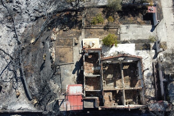 Φωτιά στην Αττική: Δύο νέες συλλήψεις και προσαγωγές για πλιάτσικο