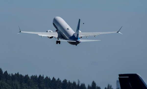 Νέα προβλήματα για την Boeing - Αναστέλλει πτήσεις μετά από ελάττωμα σε εξάρτημα