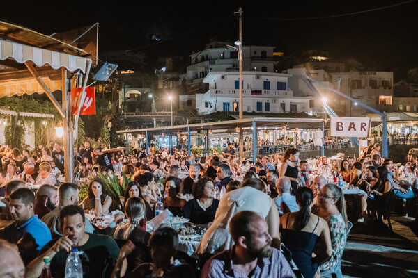 Ένα καλοκαίρι για τα πανηγύρια