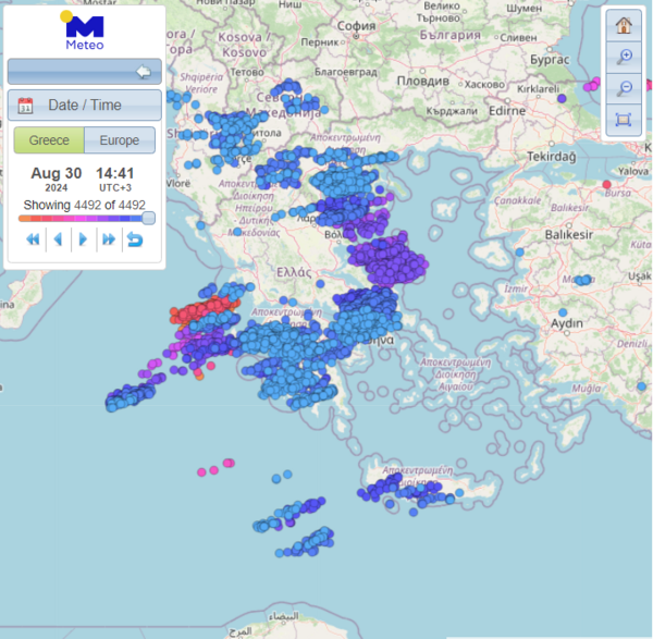 Κακοκαιρία: Καταιγίδες και κεραυνοί σαρώνουν την Αττική