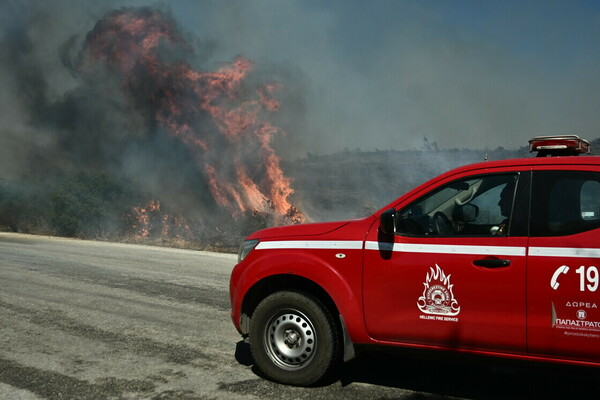 Φωτιά στον Κάλφα Αχαΐας από πτώση κεραυνού