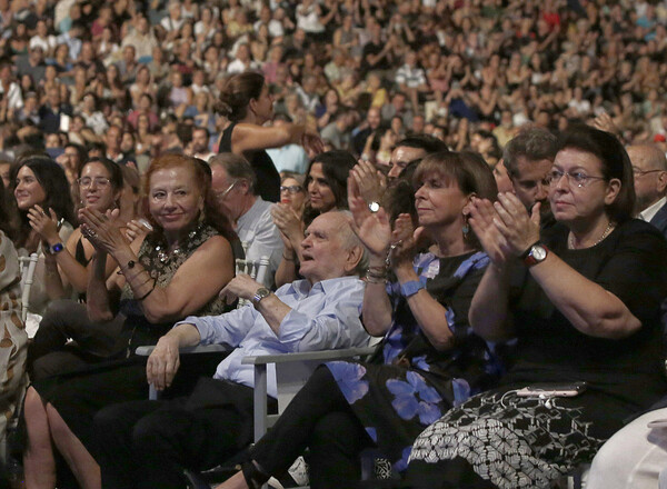 Χάρις Αλεξίου: Τραγούδησε έπειτα από 4 χρόνια 