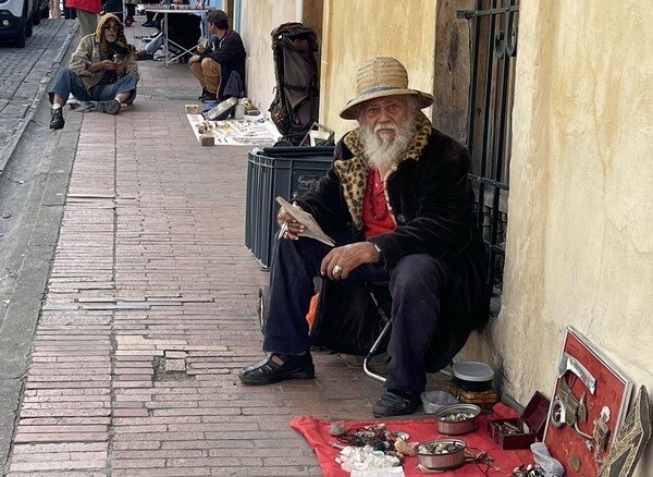 Στην Μπογκοτά με τον χρυσό των Μουίσκας, μια αλλόκοτη εκκλησία βγαλμένη απ' το Dune και τηγανητά μυρμήγκια