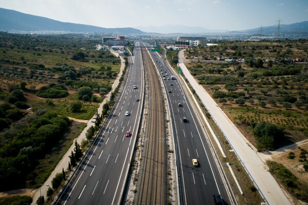 Αττική Οδός: Παραχωρήθηκε στη ΓΕΚ ΤΕΡΝΑ για 25 χρόνια με τίμημα € 3,27 δις