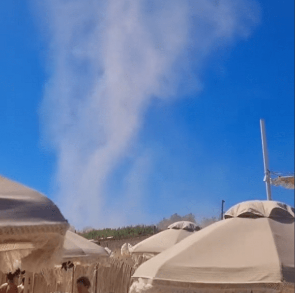 Χαλκιδική: Ανεμοστρόβιλος σάρωσε beach bar