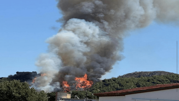 Φωτιά τώρα στην Ρόδο - Μήνυμα από το 112