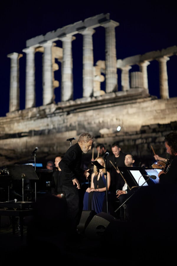 Ο νέος φωτισμός στον ναό του Ποσειδώνα στο Σούνιο από την Ελευθερία Ντεκώ