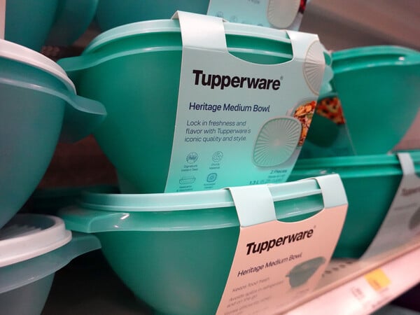 Η θρυλική Tupperware υπέβαλε αίτηση χρεοκοπίας