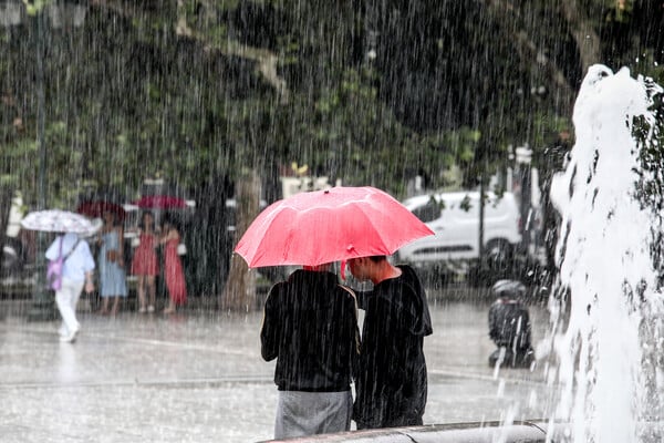 Έκτακτο δελτίο καιρού από την ΕΜΥ: «Ισχυρές βροχές και καταιγίδες» μέχρι το απόγευμα