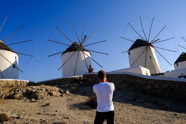 Πρόστιμο 995.000 ευρώ σε επιχειρηματία με 199 αδήλωτα Airbnb στη Μύκονο