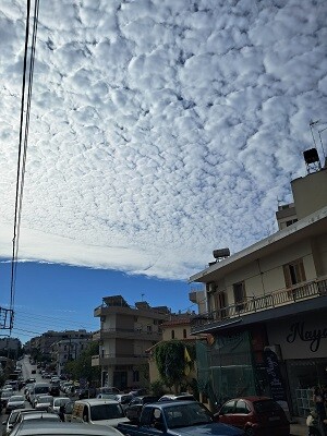 Σπάνιο θέαμα - Σύννεφα «mammatus» στον ουρανό του Ηρακλείου