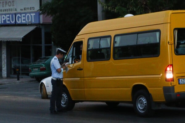 Θεσσαλονίκη: Μεθυσμένος και χωρίς δίπλωμα οδηγούσε σχολικό λεωφορείο