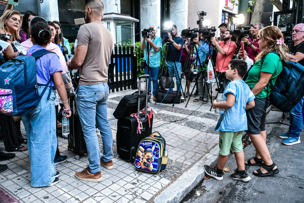 «Τα αφήσαμε όλα και ήρθαμε» - Οι πρώτες δηλώσεις Ελλήνων και Κύπριων που ταξίδεψαν από τον Λίβανο