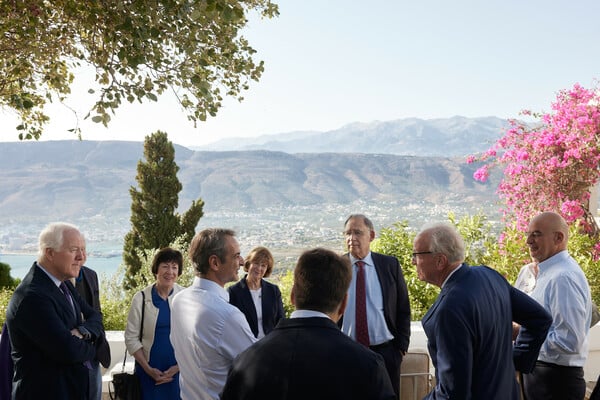 Συνάντηση Κυριάκου Μητσοτάκη με ομάδα Αμερικανών Γερουσιαστών στα Χανιά