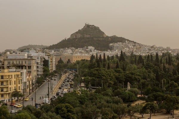 Καιρός - Κολυδάς: «Αιωρούμενη αφρικανική σκόνη στην ατμόσφαιρα σήμερα»