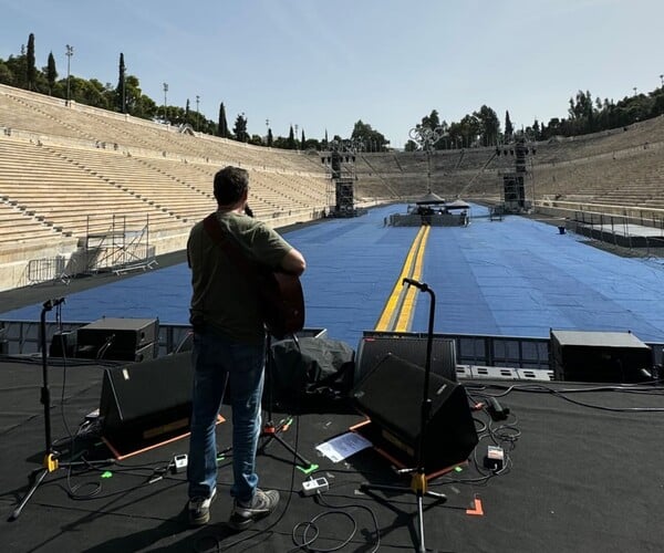 Η πρόβα του Σωκράτη Μάλαμα για τη συναυλία στο Καλλιμάρμαρο απόψε