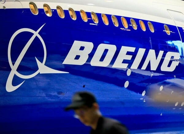 Boeing: Προχωρά σε περικοπή του 10% του προσωπικού της παγκοσμίως μετά τις απεργίες