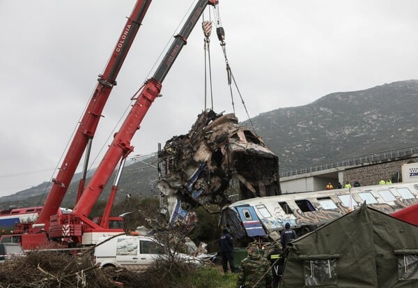 Τέμπη: Ο αδελφός του Βάιου Βλάχου επέστρεψε με δωροκάρτα της Hellenic Train τα χρήματα του μοιραίου εισιτηρίου στον Καραμανλή