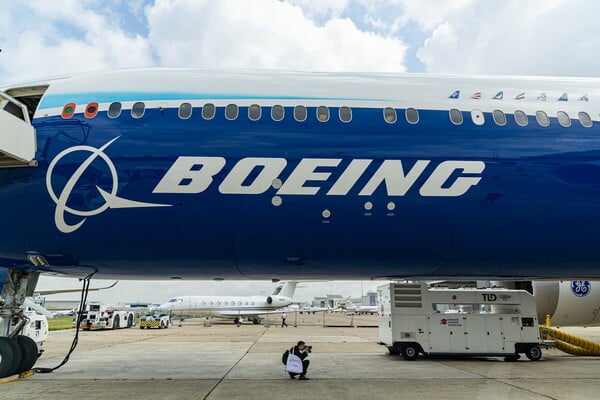 H Boeing ψάχνει $35 δισ. για να αποφύγει τα χειρότερα