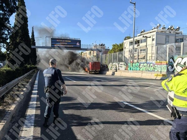 Φωτιά τώρα σε όχημα στον Κηφισό