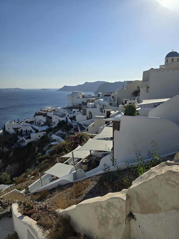 Πρόεδρος Ξενοδόχων Σαντορίνης: Δεν είχαμε υπερτουρισμό αλλά «υπήρξε συνωστισμός και κακή οργάνωση»