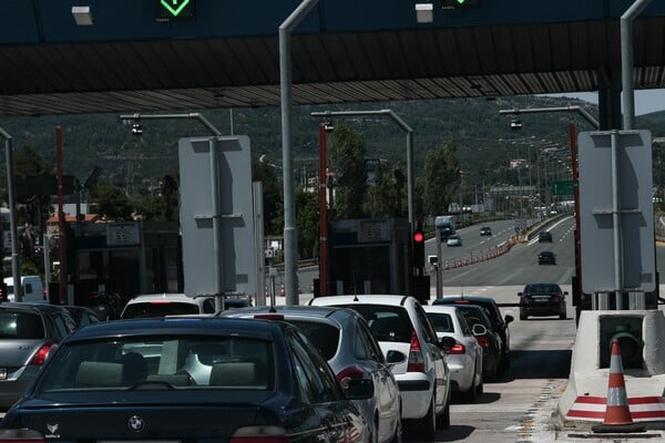 28η Οκτωβρίου: Κορυφώνεται η έξοδος για το τριήμερο - Χιλιάδες εκδρομείς εγκαταλείπουν την Αττική