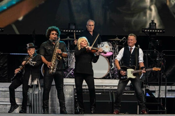 Bruce Springsteen & the E Street Band: Το ροκ του παρελθόντος και του μέλλοντος μας 