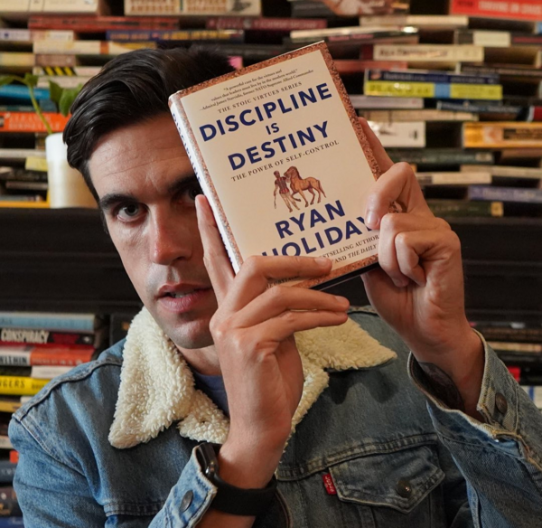 Το μυστικό του στωικισμού: Πώς ο Ryan Holiday έγινε γκουρού της Silicon Valley