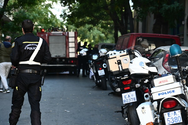 Έκρηξη σε πολυκατοικία στους Αμπελόκηπους - Ένας νεκρός και μία τραυματίας