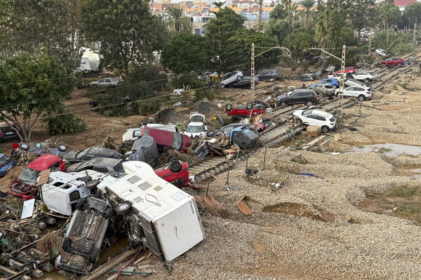 Ανυπολόγιστη Τραγωδία στην Ισπανία: Εντόπισαν 7 άτομα νεκρά σε γκαράζ- Αναζητούνται ακόμα δεκάδες αγνοούμενοι