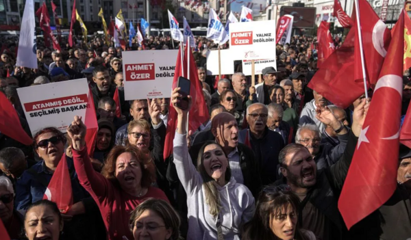 Τουρκία: Διαδηλώσεις για τη σύλληψη δημάρχου - «Απώτερος στόχος ο Ιμάμογλου», λενε οι κεμαλιστές