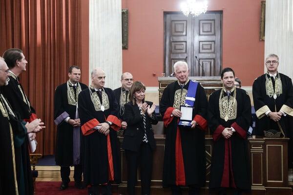 Επίτιμος διδάκτορας της Νομικής Αθηνών ο Παναγιώτης Πικραμμένος