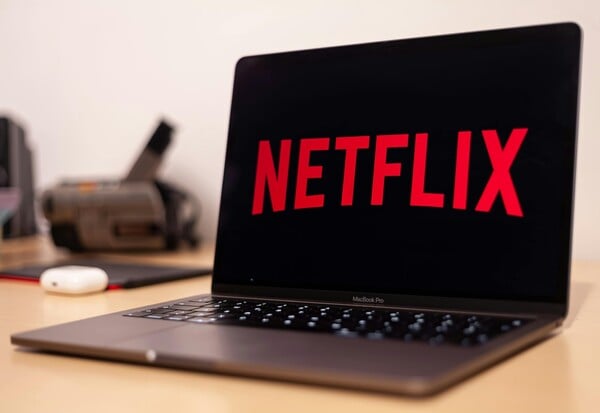 Netflix: Έφοδος αστυνομικών στα γραφεία σε Γαλλία και Ολλανδία