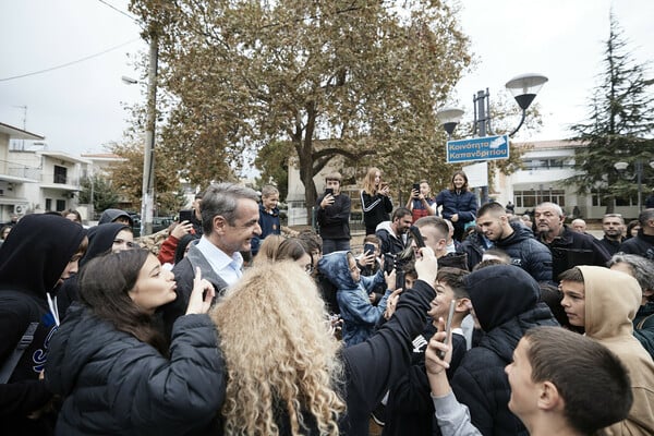 Κυριάκος Μητσοτάκης: Η βόλτα μαθητή με το πρωθυπουργικό αυτοκίνητο