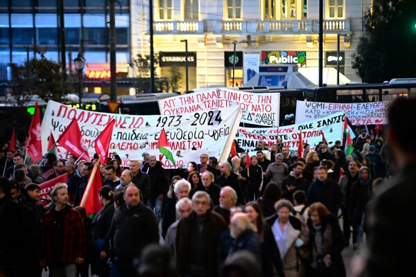 Πολυτεχνείο: Έφτασε στην αμερικανική πρεσβεία η πορεία