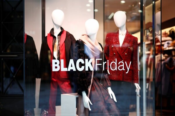 Black Friday: Βαριά πρόστιμα σε 5 γνωστές αλυσίδες καταστημάτων για παραπλανητικές εκπτώσεις