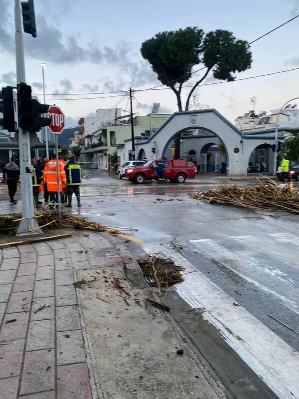 Καταστροφές από την κακοκαιρία στη Ρόδο: Πλημμύρες και μεγάλες ζημιές στο οδικό δίκτυο