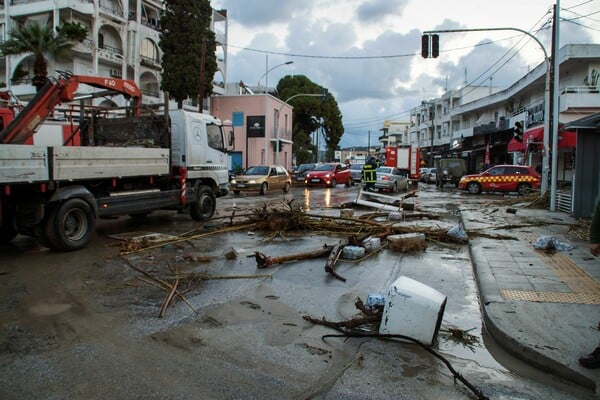 Κακοκαιρία Bora: Νέο μήνυμα του 112 στη Ρόδο 