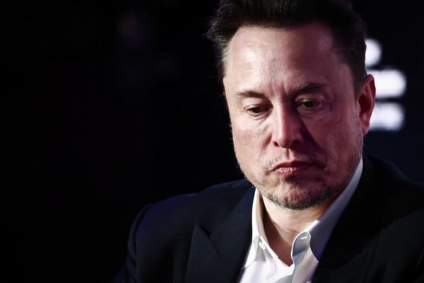 Η Tesla θέλει να δώσει $56 δισ. στον Έλον Μασκ - Μία δικαστής λέει «όχι»