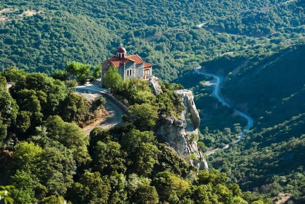 Η Στέφανι πήγε μια βόλτα στην Καρύταινα, και αποφάσισε να μείνει