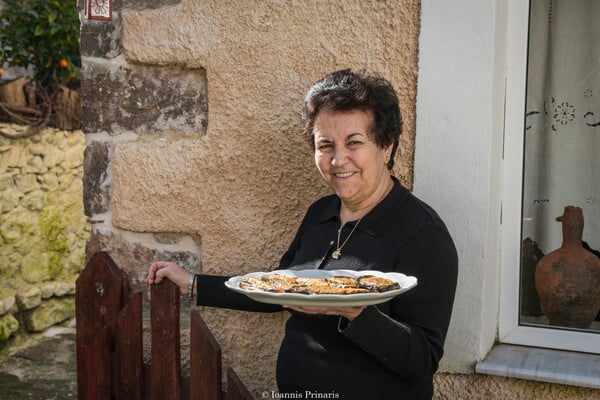 Οι γυναίκες ενός χωριού γράφουν τη γαστρονομική ιστορία της Λέσβου