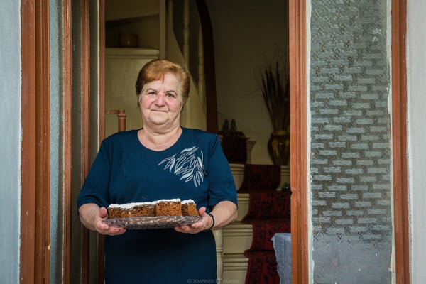 Οι γυναίκες ενός χωριού γράφουν τη γαστρονομική ιστορία της Λέσβου