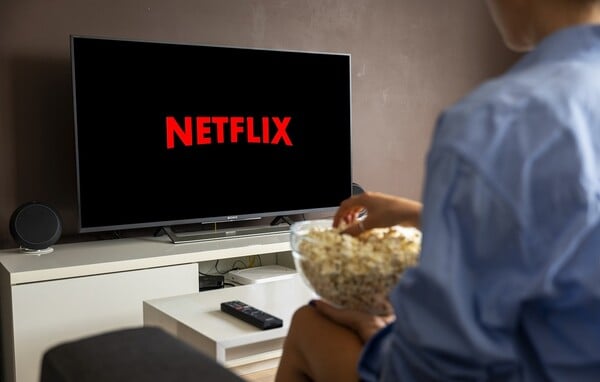 To Netflix «κόβει» την «εξαιρετική» γονική άδεια που έδινε στους υπαλλήλους του