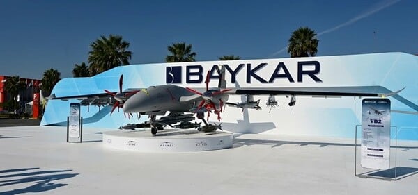 Η τουρκική Baykar που φτιάχνει τα drone αγόρασε την Piaggio Aero που φτιάχνει κινητήρες μαχητικών