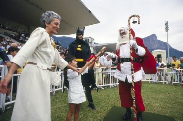 Ο Papai Noel (αϊ Βασίλης) σταμάτησε στο Ρίο