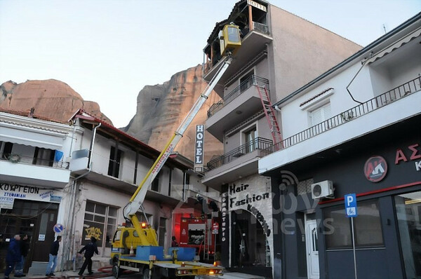 Φωτιά σε ξενοδοχείο στην Καλαμπάκα - Μεγάλη κινητοποίηση της Πυροσβεστικής