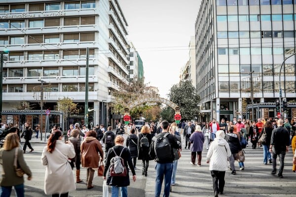 Ποια εμπορικά καταστήματα και σούπερ μάρκετ είναι σήμερα ανοιχτά